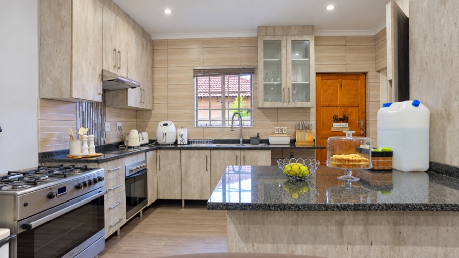 3 Bedroom Property for Sale in Waterkloof East North West